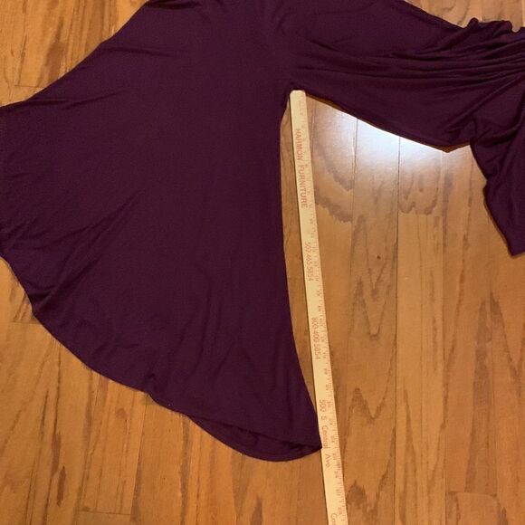 Topia Medium High/Low gauchos.  (High sides).  Plum color - Picture 3 of 8